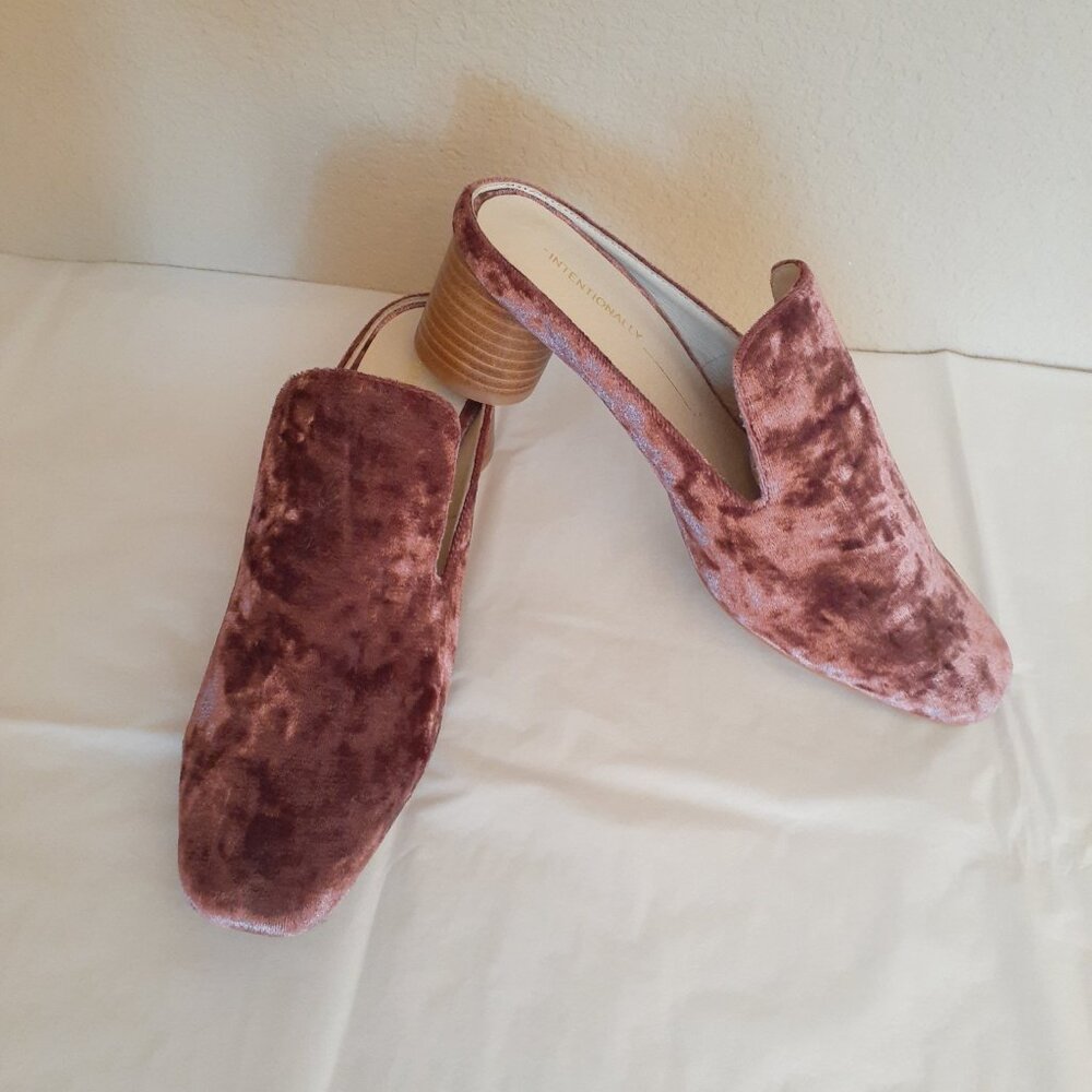Intentionally Blank Crushed Velveteen Mules NWOT